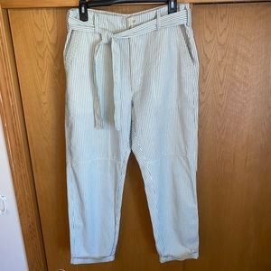 American Eagle cotton striped capri pants with tie belt and cuffed hems size 8